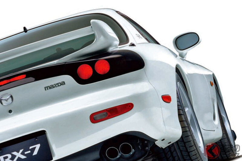 出現在電影《夏日大作戰》的「國產跑車之王」究竟是什麼車？ 流線車身加上會掀起的「隱藏式頭燈」超寫實！那輛在夏天超人氣電影中亮相的車款是？