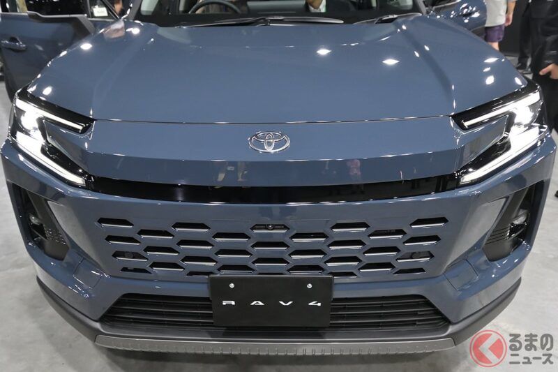 「超厲害的豐田最新SUV」即將登場！ 擁有三種外觀風格的「RAV4」會有哪些改變？明年上市？下一代車型的特色是…