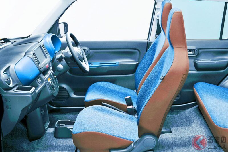 新車只要122萬日圓，就能乘坐四人！ 馬自達推出的「全新輕型房車」超有吸引力！低油耗可跑超過每公升28公里，真的太棒了！ 這台必要且足夠的長青車款「新Carrol」到底有多厲害呢？￼￼￼