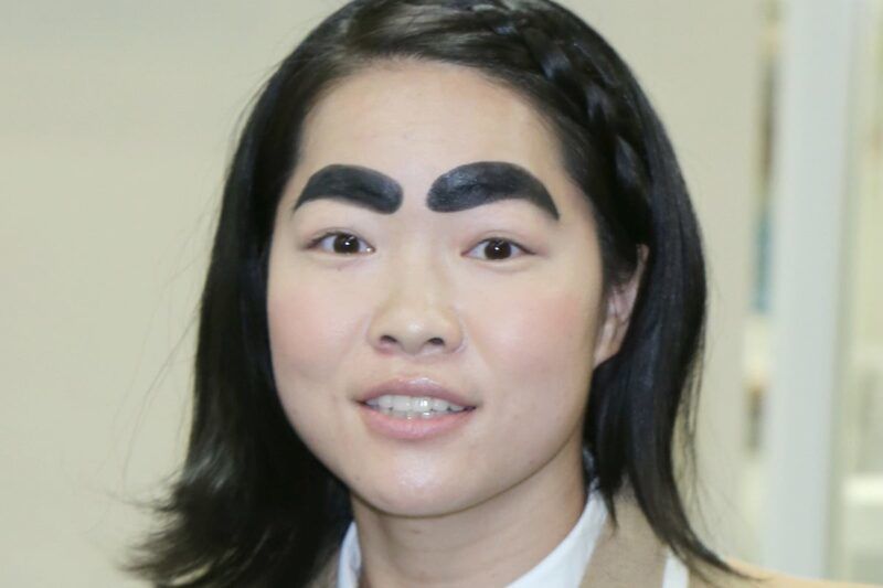 「イモトアヤコ」的愛車「高級版 Hiace」引起熱烈討論！時尚的木質內裝讓人直呼「好想有這樣的週末啊！」，這輛據說售價超過600萬日圓的露營車，也吸引了許多關注的目光。