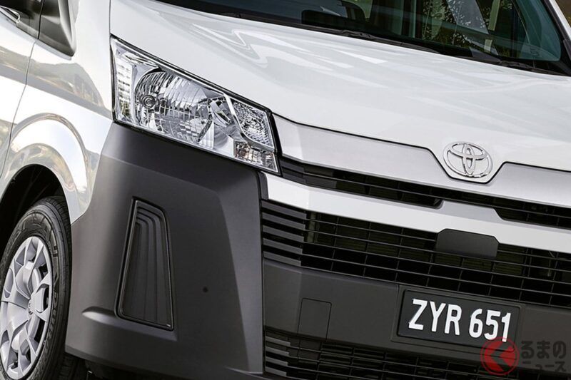 有手排版本！豐田推出「新款Hiace」！ 配備電子手煞車和7吋數位儀表！ 安全性大幅進化的「澳洲規格」究竟有哪些改變？