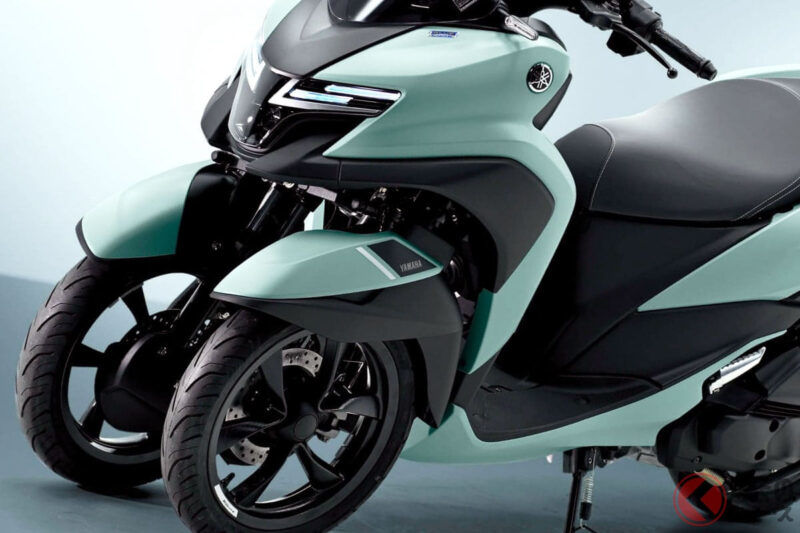 新車57萬日圓！ 雅馬哈新「3輪速克達」亮相，實現「每公升45公里」油耗！ 採用宛如汽車般的「SUV設計」，全新過頭的「跨界通勤車」登場！ 完成首次外觀大幅革新的「新款 Tricity125／155」究竟是什麼樣的車款！