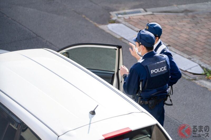 一名中國籍女子因「酒後駕車」被逮捕！ 起因真的是「亂丟垃圾」被通報嗎？ 也有人在網上留言說：「原來有時候喝酒開車會因為被通報而被抓到啊」