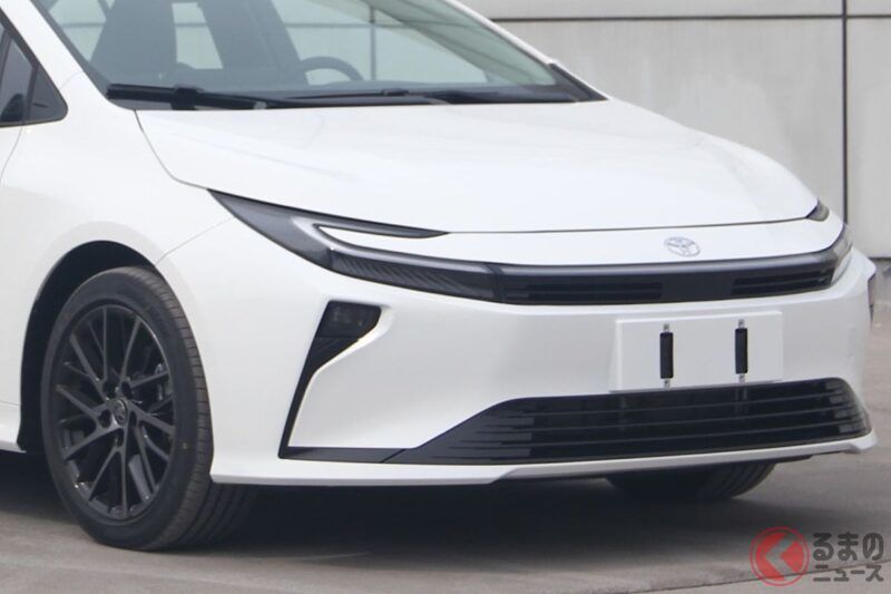 豐田全新「普銳斯臉孔轎車」可能登場!?  造型採用錘頭設計、車身加大改款在即，而「Corolla」則在中國市場準備小改款