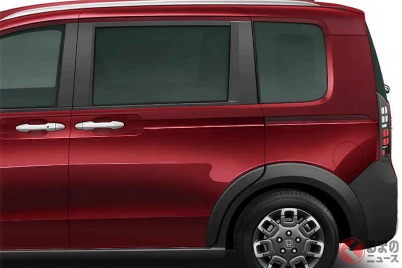 本田最新「四輪驅動」小型多功能廂型車引發熱烈反響！ 「耐用設計」的三排六人座版本，不少人稱讚「CP值高」！ 同時兼具「每公升超過21公里」的低油耗與豐富舒適配備，讓「Freed」頂級車型備受矚目！