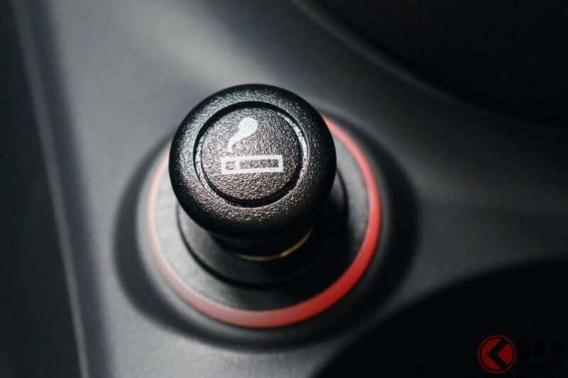 為什麼不見了？新車中「點菸器插座」和「煙灰缸」消失的原因是什麼？取而代之增加的「便利功能」又有哪些？