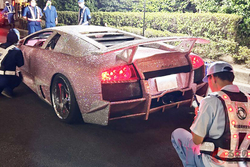 「非法改裝車」頻繁出現，引發國交省大怒!?  大黑休息站一次取締43台車，引發熱議 「吊銷駕照」「逮捕他們」「年紀也不小了」等聲音湧現!?   炸街車、低趴車被重點取締造成大困擾￼￼￼