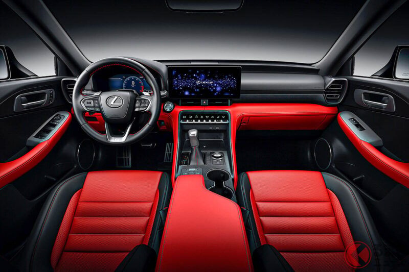 5 年大改款！雷克薩斯新型「小型房車」首次公開！ 創新「大嘴臉」設計與霸氣尾翼超帥氣！ 全長約 4.7 公尺的「運動款」IS 在經銷商也成為話題￼￼￼