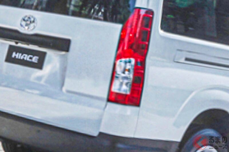 豐田全新「大型 Hiace」發表！ 採用 3＋3＋3＋3＋4 的「五排座椅」設計引發話題！ 搭載 2.8 升直列四缸柴油引擎的「小型巴士」登場墨西哥，引起「驚訝」的聲音