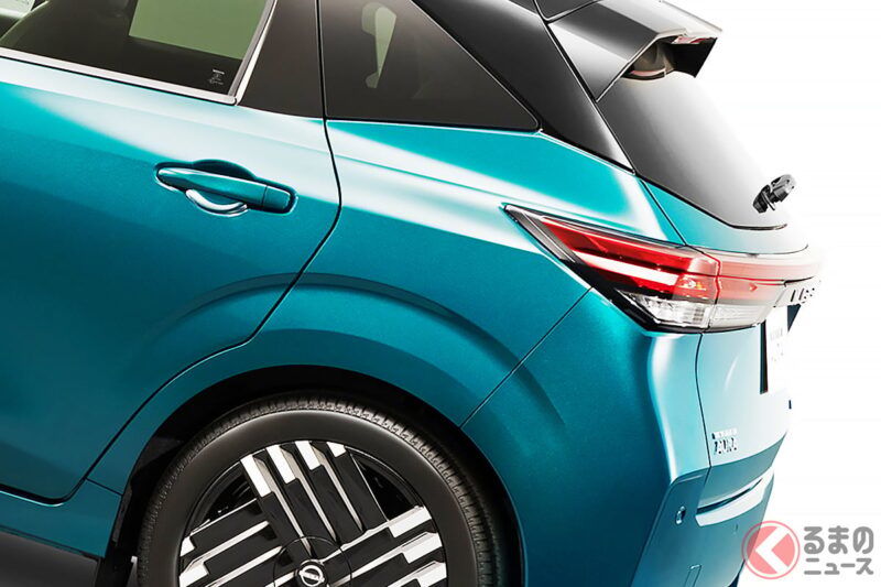 日產全新「五人座小型豪華車」登場！ 車長4.1公尺，油耗表現超過「每公升27公里」的高效能車款！ 帥氣又有型的霸氣水箱護罩，全新「NOTE Aura」到底有哪些改變呢!?