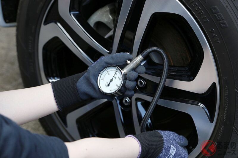 汽車輪胎的胎壓「要維持在適正水準」到底是為什麼？「太高或太低」哪個都不行！？不出錯的方法是…