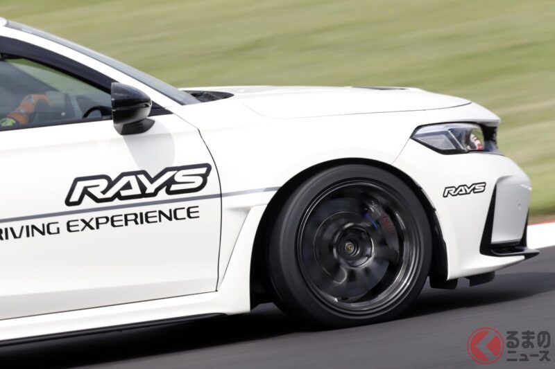 原廠鋁圈與鍛造鋁圈會改變車輛性能嗎？RAYS 在「Hyper Meeting 2025」現場進行鋁圈性能對比測試！