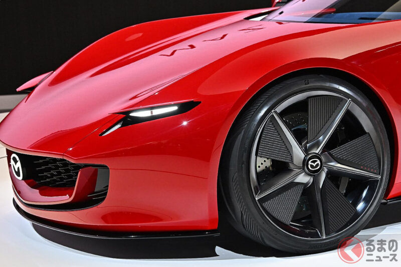 馬自達「小型跑車」太厲害！ 搭載轉子引擎與「翻蓋」隱藏頭燈！令人期待「RX-7復活」的「Iconic SP」究竟是什麼車型？