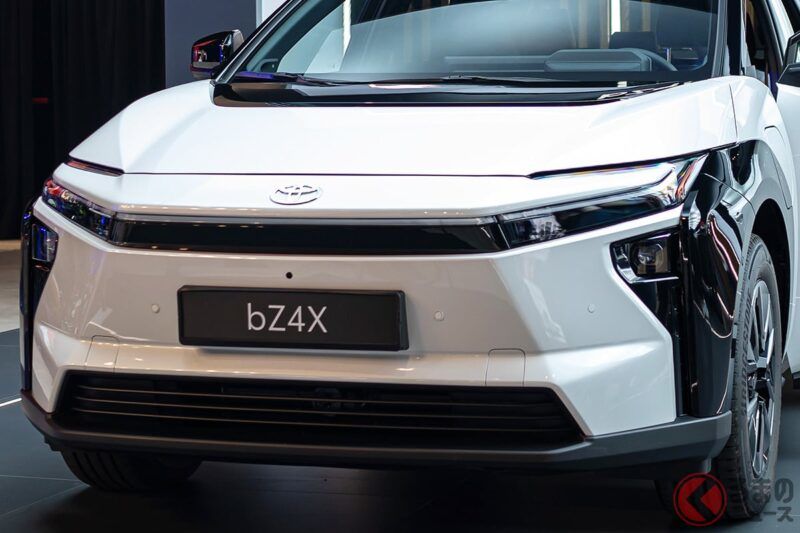 豐田全新「SUV」首次亮相！  4.7 公尺級車身，還有超過 340 匹馬力的「高性能版本」！ 睽違 3 年的「bZ4X」小改款在韓國登場