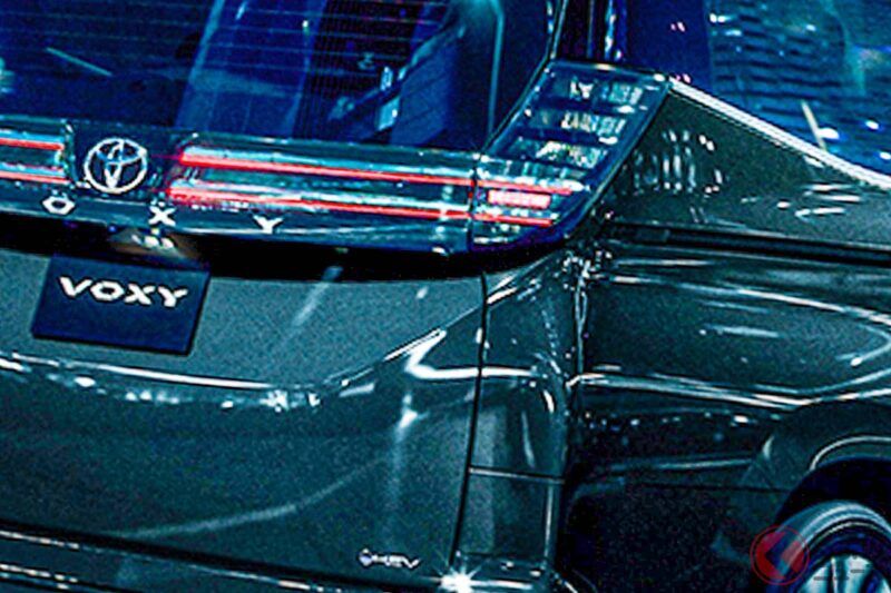 豐田全新「Voxy」登場！ 超過 300 萬日圓的「超人氣休旅車」有哪些進化？ 中型「三排座休旅車」成為話題