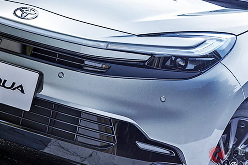 新車售價248萬日圓！ 豐田「新型Aqua」大改款吸引高度關注！ 越來越像「小型高級車」！ 配備「Prius臉孔」＆與「Century」相同的超強功能!?  小改款究竟有哪些變化？