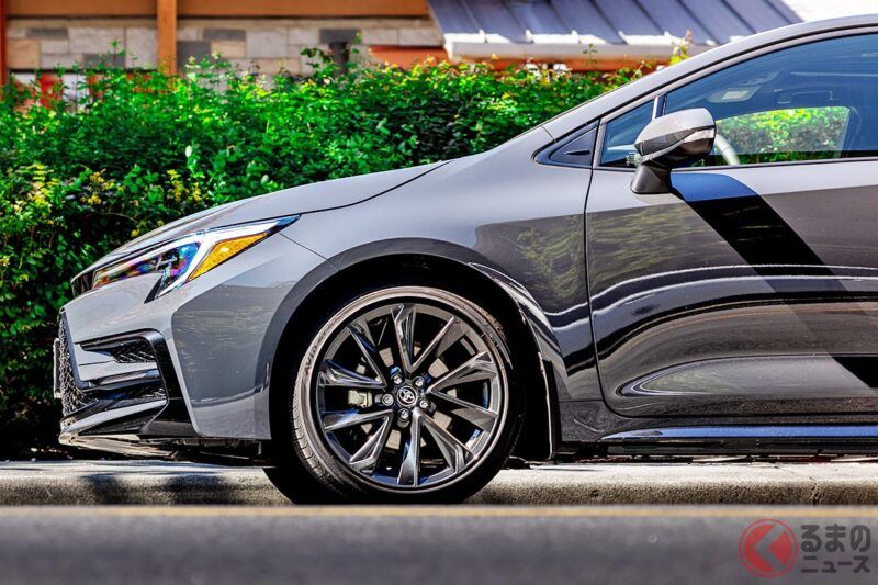 一公升能跑「大約23公里」！ 豐田全新「5人座四門轎車」引發大量關注！ 帥氣的專屬設計還讓人直呼「日本也想要」！ 加拿大發表的新款「卡羅拉」2026年式，受到熱烈矚目的原因是什麼？