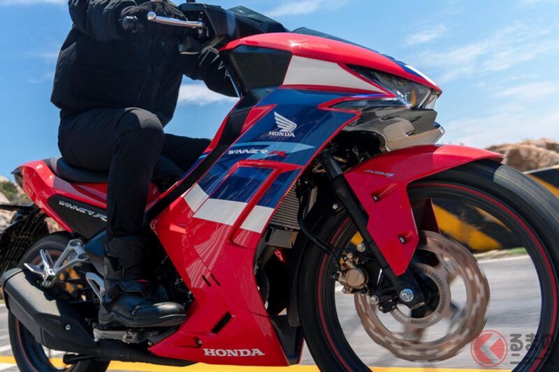 即使是滑板車風格，卻搭載手排變速的本田「新型摩托車」引發熱烈反響！ 在越南發表的「WINNER R」有哪些特色呢？