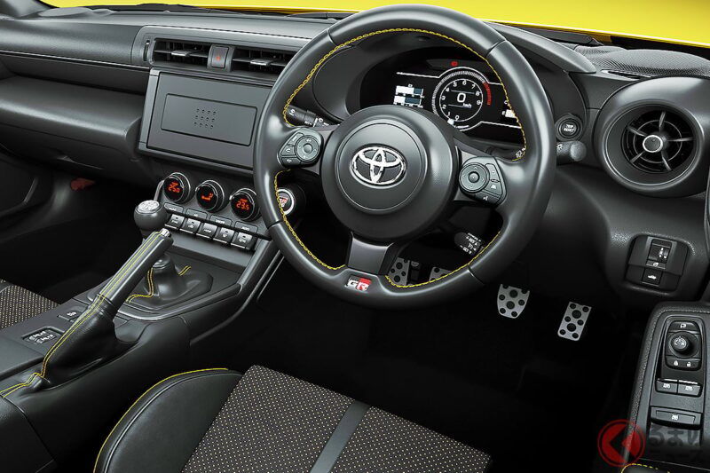 豐田推出的「全新四人座跑車」超厲害！ 睽違10年再次回歸的「鮮豔車色」帥到不行！  向初代致敬的限量版「GR86 Yellow Limited」成為注目焦點！