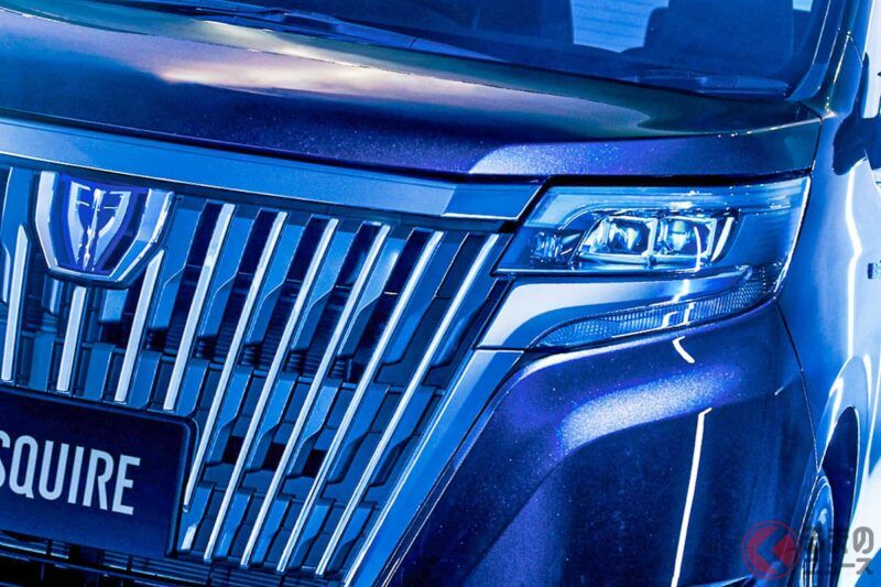 豐田推出「迷你版阿爾法」！？ 採用5號牌尺寸的「小巧高級迷你商旅車」！ 搭配豪華「寬敞內裝」，售價從約270萬日圓起的「Esquire」同場比較