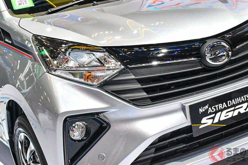 約127萬日圓就能擁有「7人座」！ 大發最新款「小型」迷你休旅車公開！ 採用全長約4米的「剛剛好尺寸」＆不搭載滑門設計！ 國民車款「Sigra」現身尼國