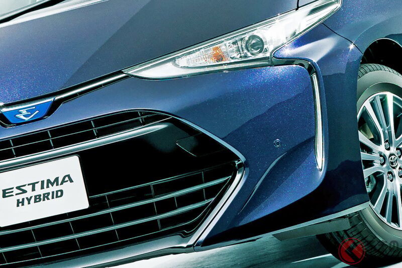 豐田的「三排座、7人乘」迷你休旅車超厲害！ 車身採「蛋型」設計，沒有刻意的方正線條，看起來超帥！ 復活也備受期待的「Estima（艾斯帝瑪）」成為焦點