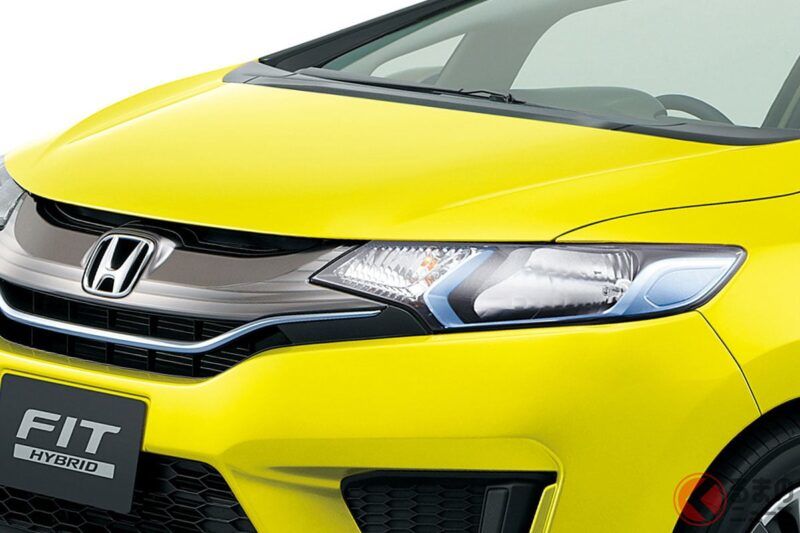 新車只要163萬日圓，油耗竟達每公升36公里！ 本田「Fit」的“油耗特化版”超強！ 成功超越「Aqua」，拿下「小型車油耗第一名」！ 還有充滿誠意的舊款「HYBRID」版本詳解