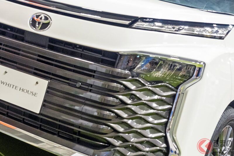 大約640萬日圓！配備超完整的豐田「最新款VOXY」太厲害了！ 全長約4.7公尺的「剛剛好尺寸」竟然變成「雙層結構」!?  白色屋房車推出的「全配版」車中露營車款「DAYS POP JOY」超吸睛！