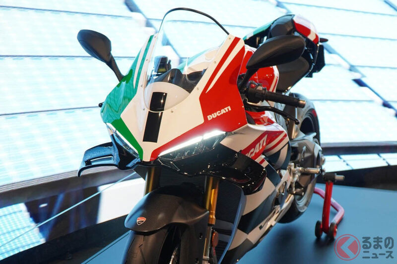 「如浪漫結晶般的機械」「史上最帥」廣受讚譽 Ducati 限定車「Panigale V4 Tricolore」是什麼樣的摩托車？ 即將結束的關西萬博義大利館中也有展示！