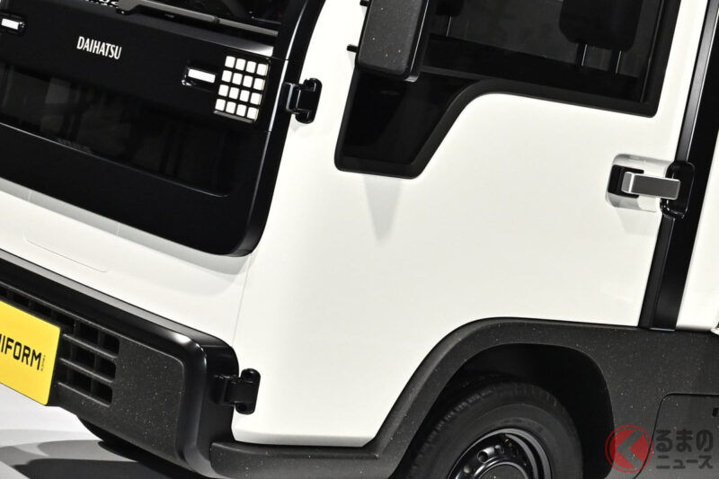 Daihatsu的「可微微站著開的輕型卡車」超有創意！ 極簡駕駛艙搭配「最大化貨台」！方正車身展現機能之美的工作用車「Uniform Truck」是什麼？