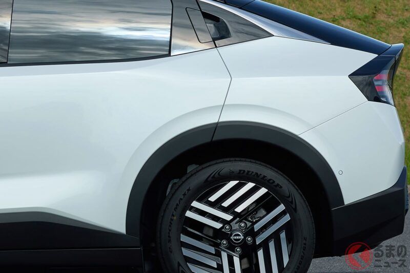 日產推出新型「流麗跨界車」！ 比最高規格便宜約130萬日圓，但卻能「跑最長里程」＆還能選配「品牌首度搭載的創新配備」的簡約規格！ 全長4.3公尺，剛剛好的「Leaf」最入門款是什麼樣子？￼￼￼