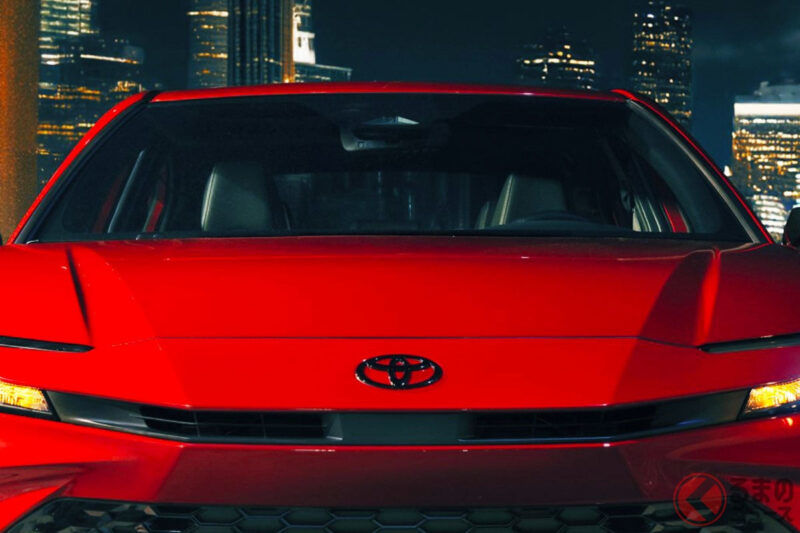 全長4.9m！ Toyota最新Camry超厲害！ FF最大、最上級「大型Sedan」超帥！實現豪華感滿溢駕馭體驗的第11代海外版本是怎樣的車？