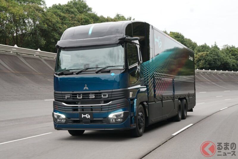 三菱扶桑首次公開了兩款「以氫能源驅動」的大型卡車概念車！ 透過實際同乘試乘，讓人真切感受到未來的可能性