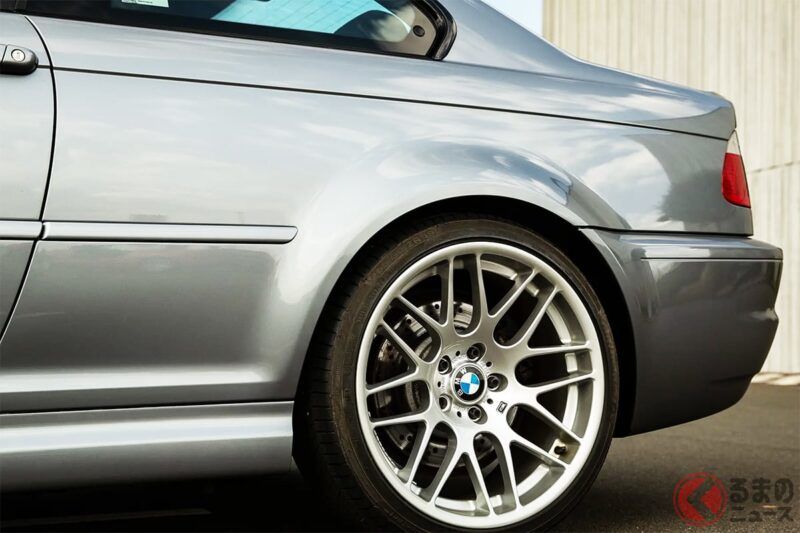 即便是 22 年的老車，竟然也要「約 3100 萬日圓」！？ 搭載 360 匹馬力「直列六缸引擎」的高性能 FR 運動車款！ 輕量化車身帶來極致駕馭樂趣，BMW「M3 CSL」現身德國拍賣市場