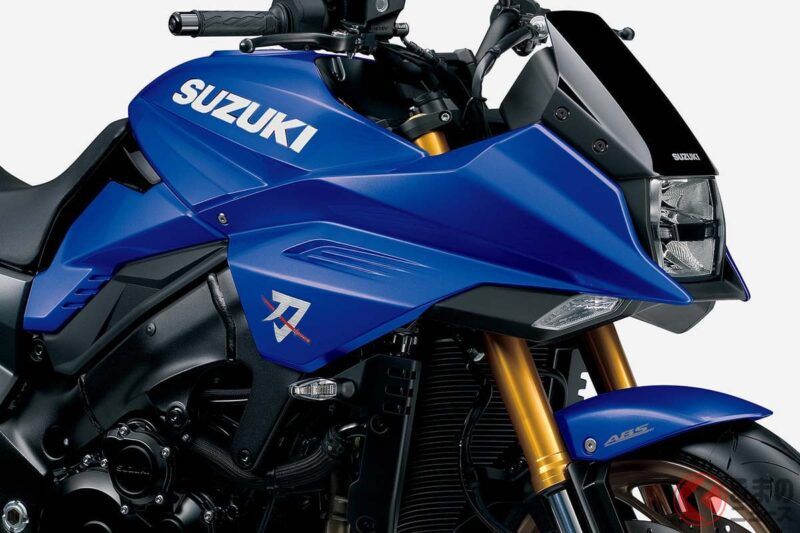 鈴木最新「KATANA」改訂價格後登場！車身設計銳利有型，一眼就能認出是KATANA！2026年將推出兩種配色