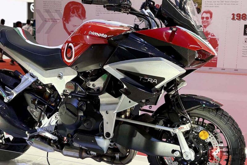 Bimota全新「增壓冒險車」確定導入日本！ 採用稀有的中心軸轉向（Hub Center Steering）設計的冒險車終於登場，正準備在日本正式販售