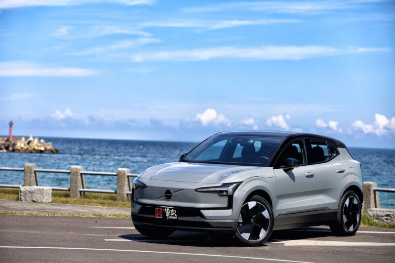 豪華純電小勁旅 Volvo EX30 Plus