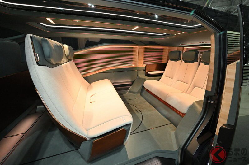 雷克薩斯全新「7人座旗艦級迷你休旅車」全球首度亮相！ 全長超過5米!? 採用「紡錘型車身」與超豪華內裝！ 創新對向座椅設計與獨特「輪胎配置」吸睛，「LS Concept」到底是怎樣的車？￼￼￼