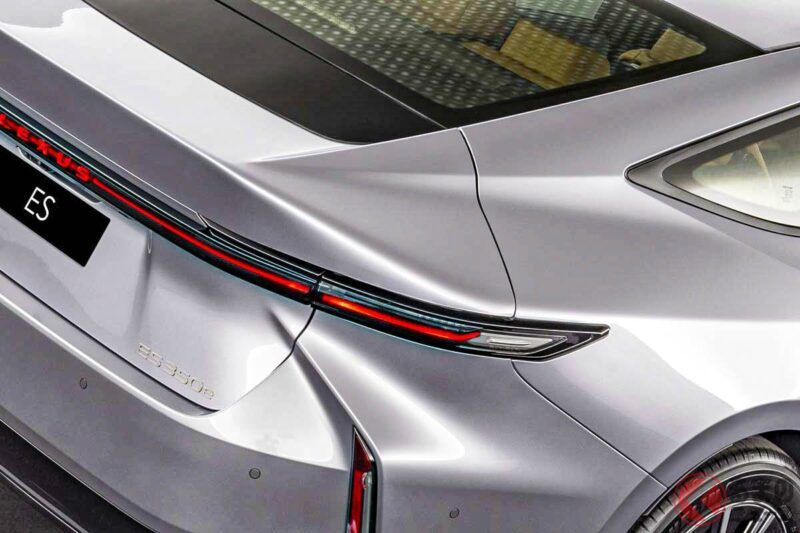 七年來首次全面改款！雷克薩斯全新四門轎車現已上市！第八代ES車型，包括馬力超過340匹的「運動版」和高性能四驅版，也已在澳洲上市。