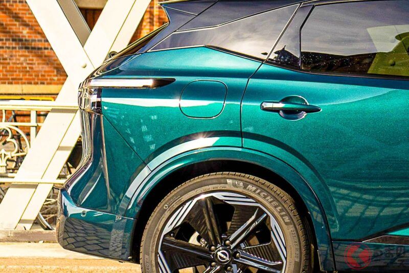 大約 700 萬日圓！日產推出全新的「小型 SUV」！ 車長約 4.4 公尺的「剛剛好的尺寸」，加上 1.5 升直列三缸引擎配置的「Qashqai（逍客）」在德國登場