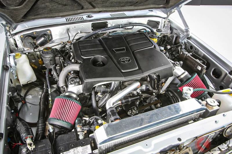 豐田公開全新的「Turbo Trail Cruiser」！ 搭載超過 380 匹馬力的「V6 雙渦輪增壓」引擎，是一款高性能版本的新車款，方正有型的設計讓人眼睛一亮，於美國正式亮相