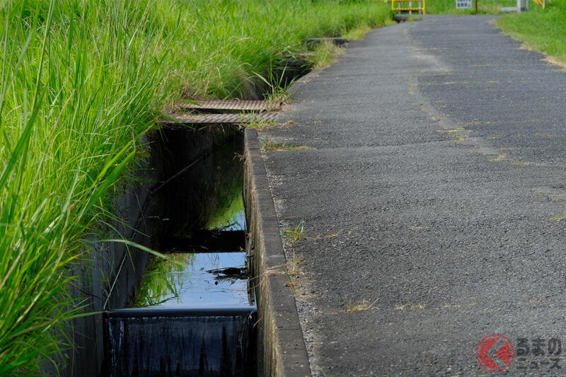 騎自行車「掉入灌溉渠」－過去曾經發生過致命事故……灌溉渠裡究竟潛藏著哪些「危險」？另一方面，現實情況是，採取措施卻十分困難。