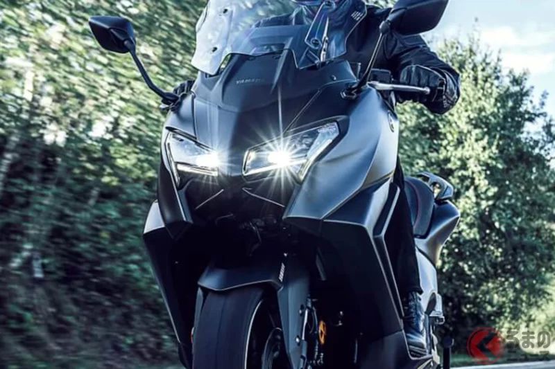 Yamaha 公布「全新運動速克達」！ 全新車款售價 145 萬日圓，把機車與都會通勤車的優點全部集於一身的「TMAX560」正式推出 同時也發表誕生 25 週年的紀念版本！