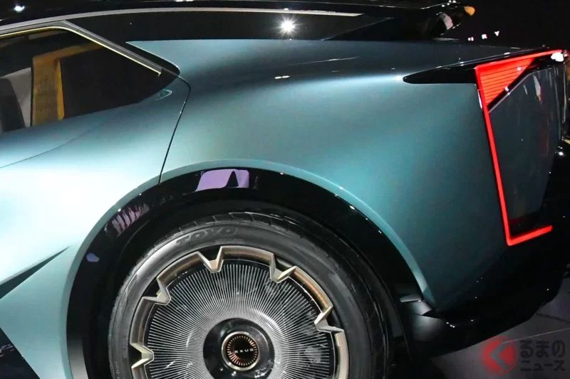 Lexus 全新「頂級雙門跑車」登場！採用「觀音開門」設計與「紡錘形車身」！ 運動感十足的「豪華內裝」與多項「創新功能」也是亮點！ 整車乘員都能享受駕馭樂趣的「LS Coupe Concept」備受矚目！