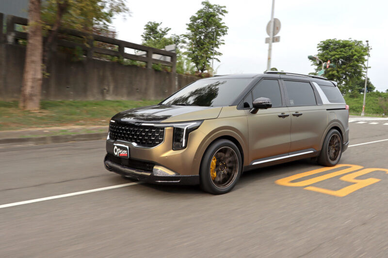 【改裝實戰】 Kia Carnival奢華黑化內裝改造 媲美豪車內裝等級