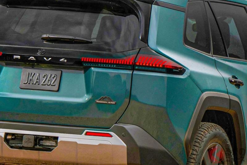 新車大約要 500 萬日圓!? 相隔 7 年「全面大改款」的豐田新一代 RAV4 超猛！ 甚至還可能推出「超過 300 匹馬力」的高性能版本──全長 4.6 公尺級的這台 SUV 即將在美國亮相