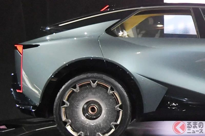 雷克薩斯「全新 LS Coupé」首度公開引發熱烈回響！ 「好帥！」「對開式四門太猛了」等聲音不斷！ 不只侷限於房車，全新「旗艦級」樣貌究竟是什麼樣的存在？