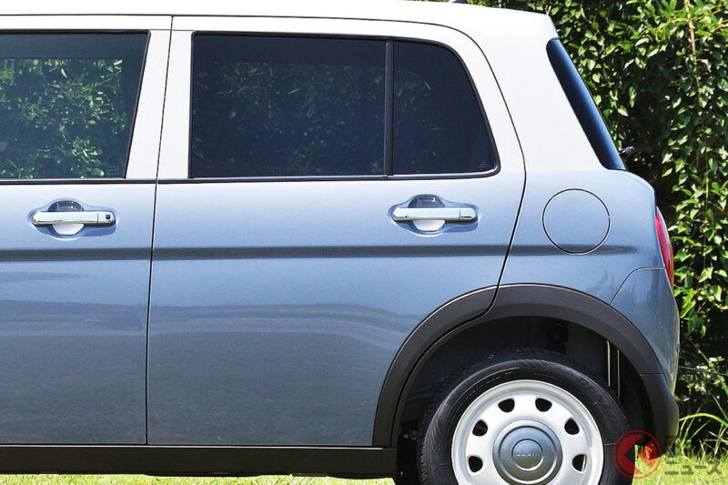 新車 151 萬日圓！ Suzuki「新輕型房車」超強！ 皮革風格高級內裝 × 車廠首見配備！每公升可跑 27 公里，最新「Lapin」有何變化？