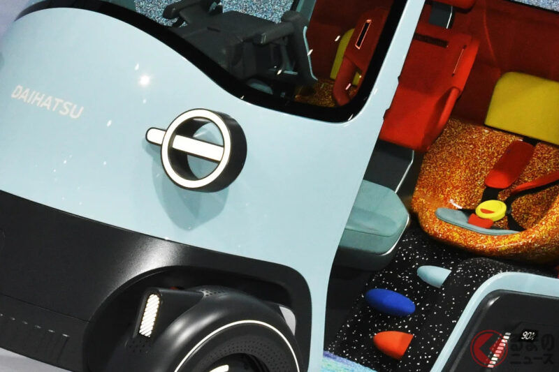 Daihatsu「新款小型四輪車」引發話題！ 採用「1＋2」三人座配置×大幅前開式車門！城市代步超剛好的「Midget X」究竟是什麼樣的車？