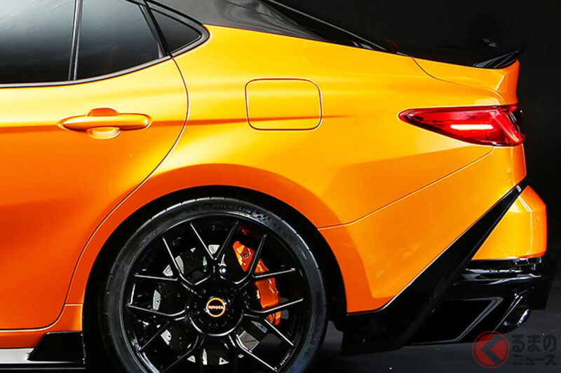 Toyota「新運動轎車」公開引發熱烈迴響！ 底盤強化×超過230馬力動力系統「好想要」的聲音不斷！黑色引擎蓋×黑色車頂超帥！在美國登場的「Camry GT-S」成話題焦點